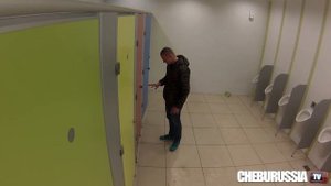 Пранк с нутеллой в туалете / ChebuRussia TV / CHEBU