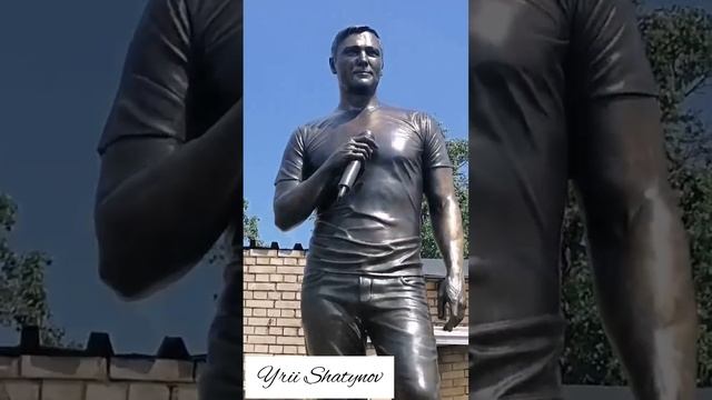 Портреты,сердца,белые розы...Всё для тебя!#шатунов #юра?