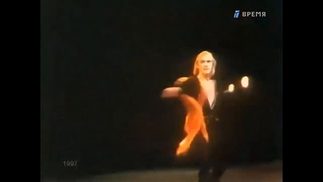 на сцене-АЛЕКСАНДР ГОДУНОВ