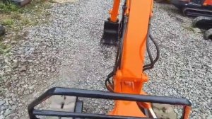 японский экскаватор Hitachi EX22