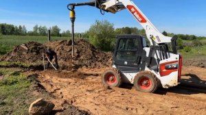 Бурение свай мини погрузчиком Bobcat s76