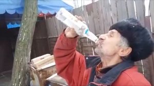 Прикол Хорошо пошла!3 бутылки