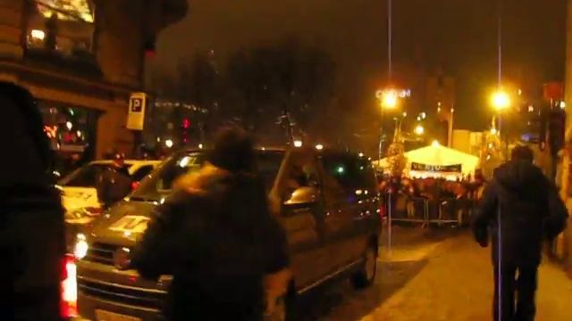 Нортуга приветствуют как звезду Голливуда смотреть онлайн