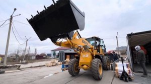 Погрузка фронтального погрузчика HZM XC600, отправляется