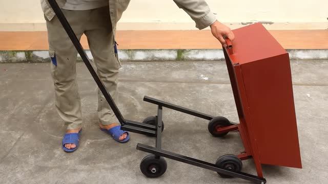 Тележка самосвал для сыпучих грузов из профильной трубы смотреть онлайн