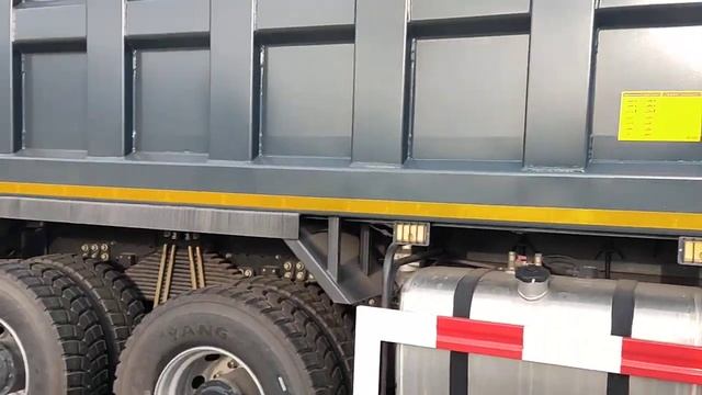 Показ строительной техники перед Экспоцентром в Ново? смотреть онлайн