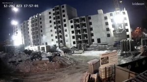 СОБИРАЮТ ПАНЕЛЬКУ | Рабочий день башенных кранов КБ-405