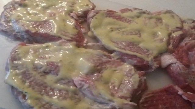 Отбивные из свинины в горчичном маринаде