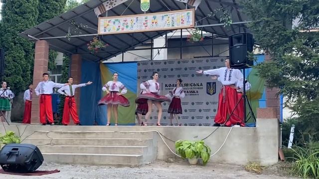 Хореографічна композиція Гребіночка  аматорський ансамбль Первоцвіт.