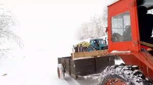 Blue Tractor Stuck in Snow | Синий Трактор застрял в снегу