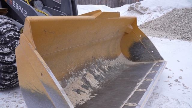 На фабрике окускования новый погрузчик смотреть онлайн