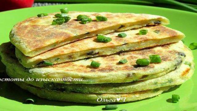 Финские картофельные лепешки с грибами и зеленым луком