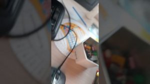 я играю бармалея композитор Олег Васильевич Хромушин а так же уничтожаю под скетчбуком предметы