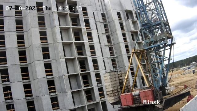 Как крановщик поднимается на башенный кран/КБ-503/Минск смотреть онлайн