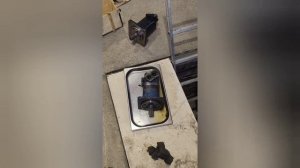 Замена гидромотра хода минипогрузчика TCM SSL 709