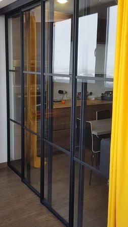 Лофт перегородка на балкон раздвижная