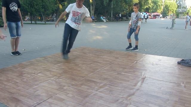 Volgodonsk breakdance танцы лето смотреть онлайн