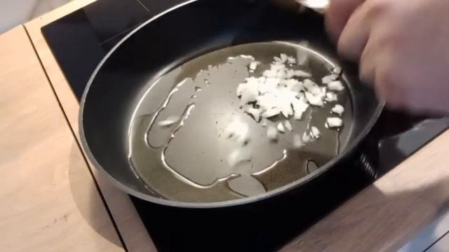 Шампиньоны с чесноком смотреть онлайн