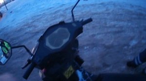 сотрудники ДПС опять поймали скутер зимой.