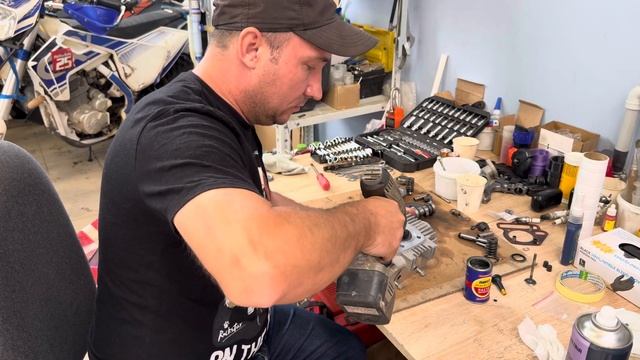 Как правильно притереть клапана на эндуро и пи байке смотреть онлайн