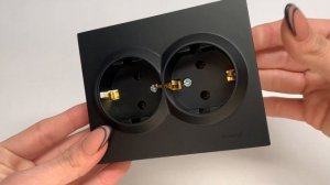 Розетка подвійна з/з LEZARD Vesna чорна