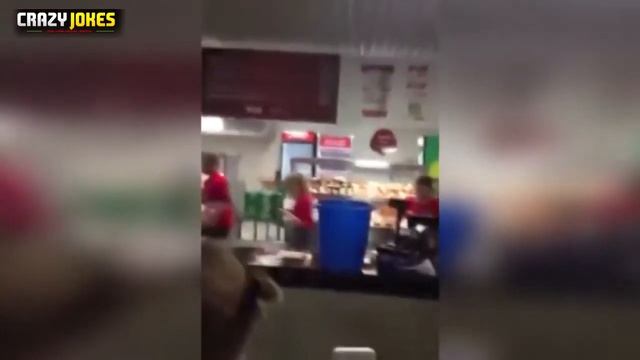 Приколы на дорогах!Смешное видео!Забавные случаи в России 2017!