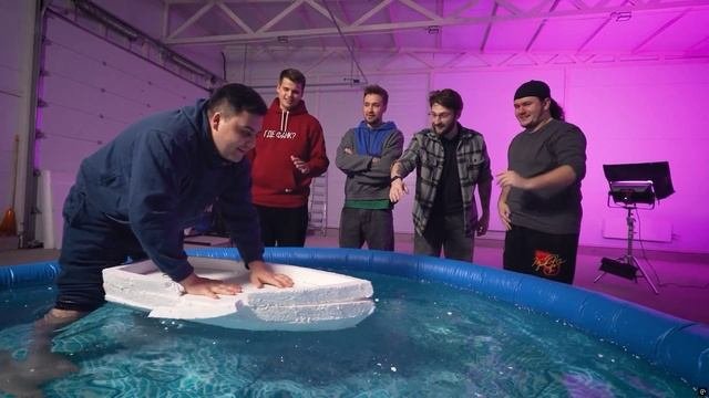 типичный чел который не умеет плавать🤣🤣🤣🤣