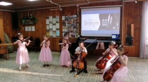 Дарья Бурова (8 лет), Анастасия Бурова (6 лет). Ансамбль "Музыкальная шкатулка".mp4