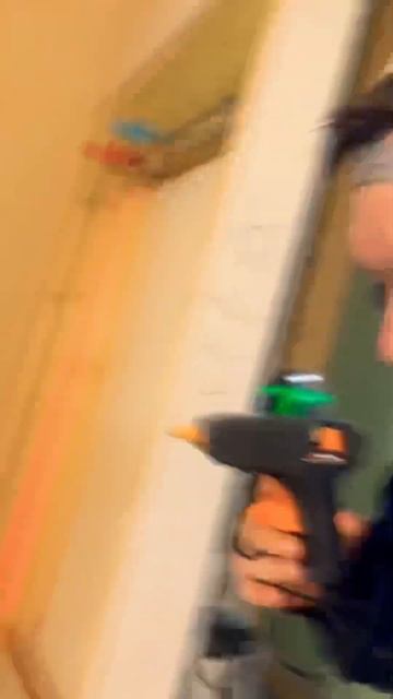 Клеевой пистолет🔫 Универсальный #инструмент для раз? смотреть онлайн