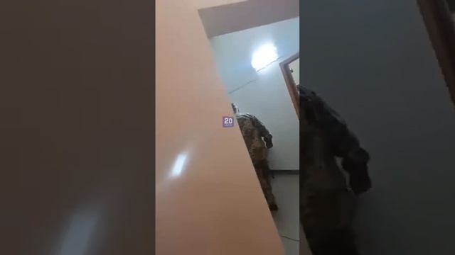 В Виннице мужчина, похищенный ТЦКшниками-полицаями, попытался заснять фигурантов в военкомате.