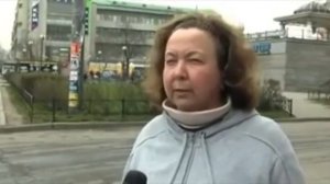 странные интервью женщин на улице.  Инопланетянки))