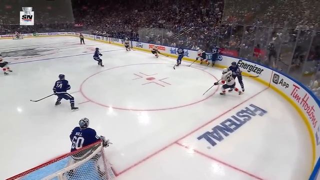 Panthers' Eetu Luostarinen Silences Crowd With Deflection Goal In Front