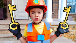 Влад и Ники. Ники в гигантском надувном лабиринте челлендж! Видео для детей.