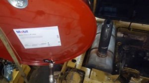 как слить гидравлическое масло на экскаваторе кат 320