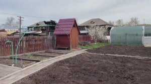 🏡 Огородно-тепличный Vlog. 
У нас потеплело, высаживаю цветы и овощи на постоянное место.