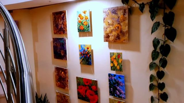 Обзор вернисажа торжественного открытия Галереи Ники Тартаковской смотреть онлайн