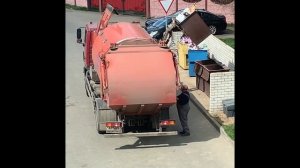 Просто мусоровоз