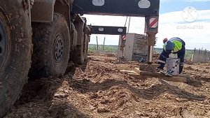 Смазка выносных опор автокрана.