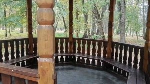 Санаторий им. Цюрупы. Воронежская область. Многовековой дуб, прогулочная зона с беседками. Уютно