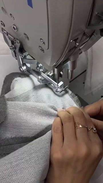 🪡КРЕПЛЕНИЕ ПЛЕЧИКА #швейнаяфабрика #спецтехника #про смотреть онлайн