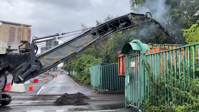 Дорожная Фреза ￼Wirtgen w200 срезает асфальт смотреть онлайн