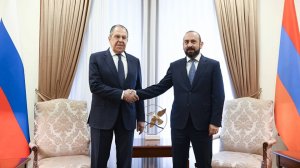 С.В.Лавров с Министром иностранных дел Республики Армения А.С.Мирзояном, Ереван, 21 мая 2025 года
