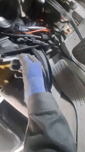 лампочка ручник моргаетпри езде w126 смотреть онлайн