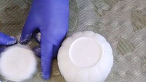 Заливка подсвечника тыква из гипса.