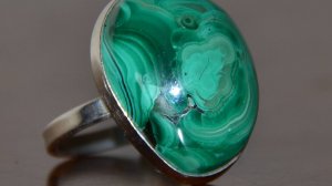 Кольцо с природным уральским малахитом