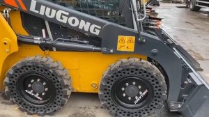 Мини-погрузчик LiuGong CLG365B на цельнолитых шинах!
