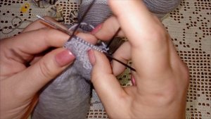 3я часть!
Подробный МК по вязанию базовой модели носков спицами 🧶