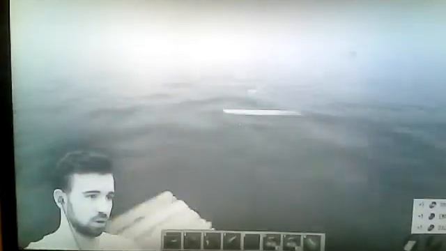 Самый смешной момент у EugeneSagaz в игре The Raft смотреть онлайн