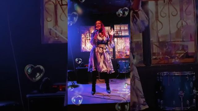 Бессаме мучо bessamemuchoхит на все времена ! Эту песню можно слушать вечно 