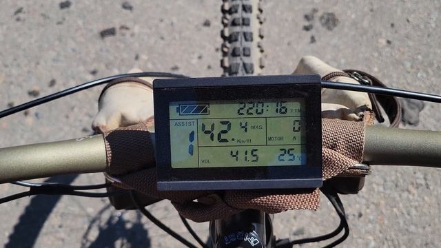 Разгоняю МАКСИМАЛЬНУЮ скорость на ЭЛЕКТРОВЕЛОСИПЕДЕ смотреть онлайн